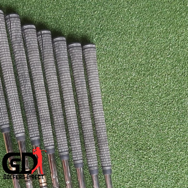 Titleist 690 MB (2-PW)