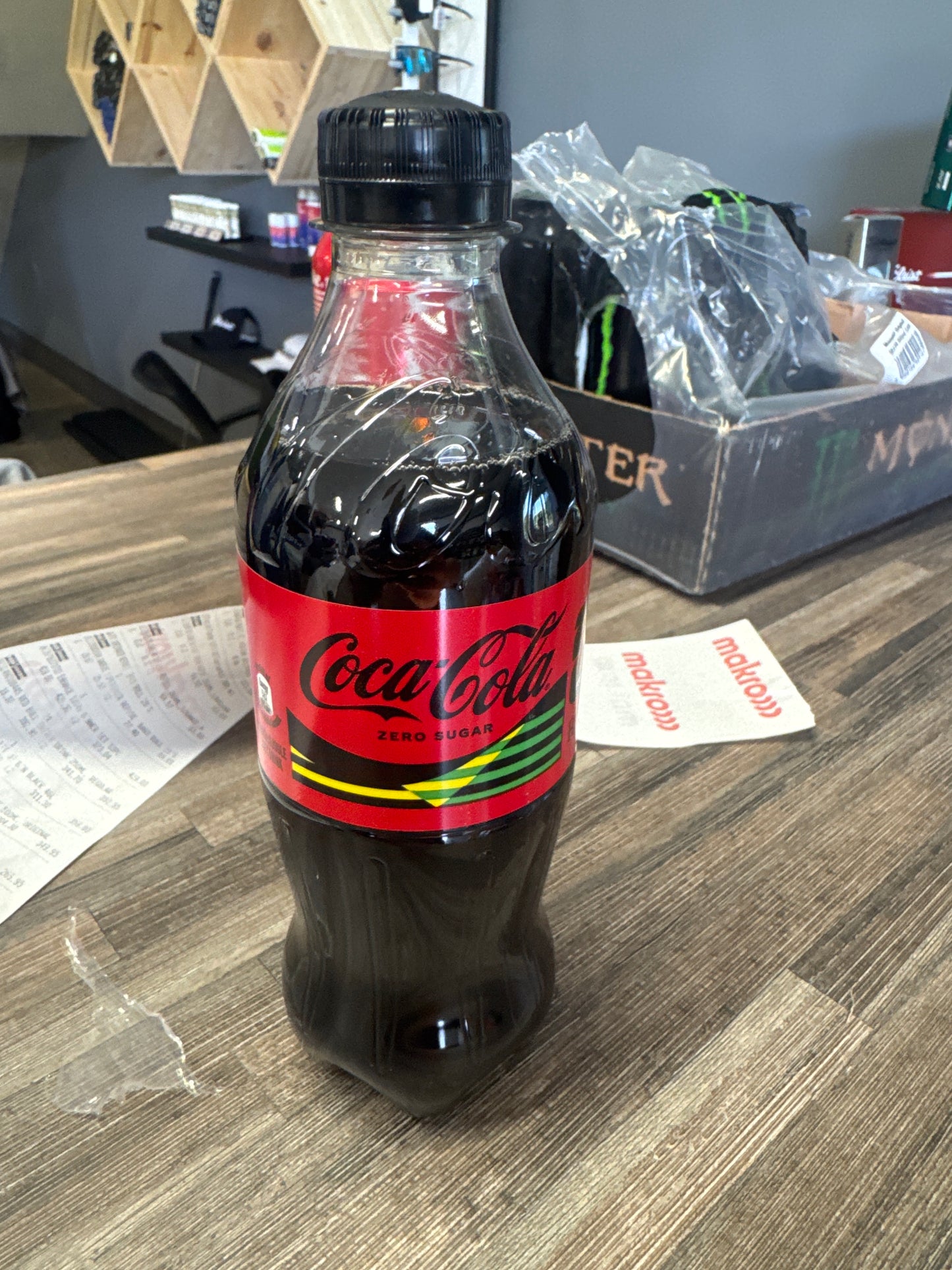 Coke Zero - 440 ml bottle
