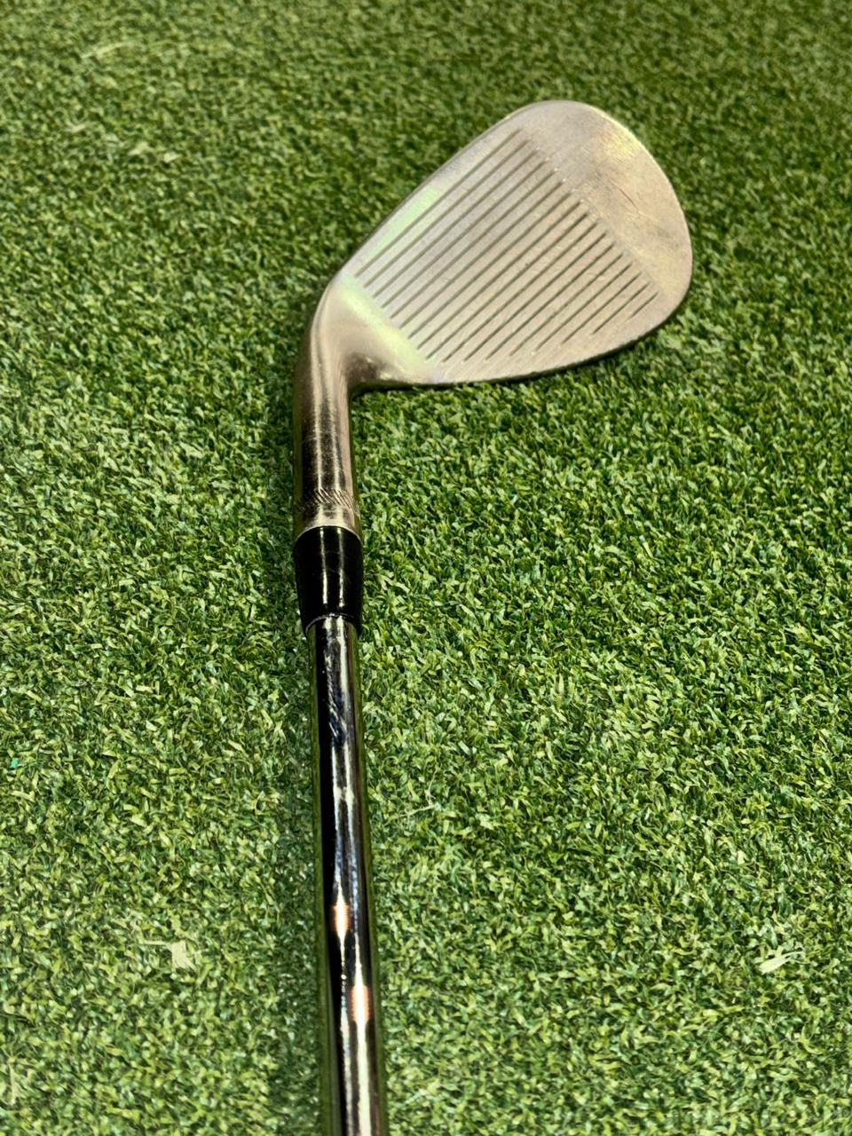 Pre-Loved  - Titleist sm9 vokey wedge 50 Degree