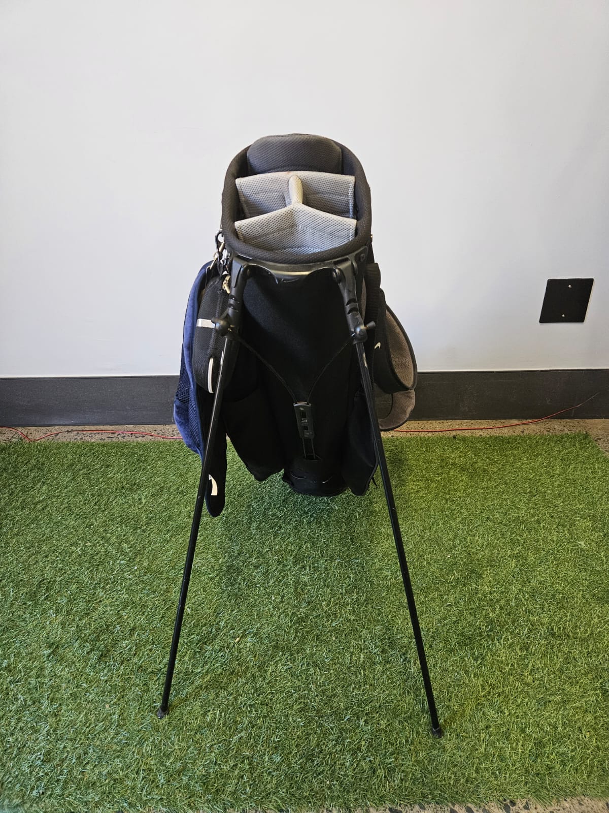Pre-Loved Nike Stand Golf Bag