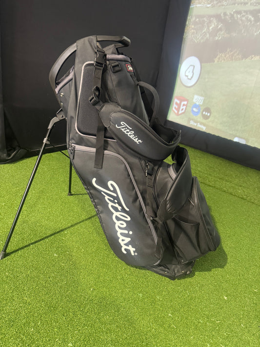 Pre-Loved Titleist hybrid golf bag