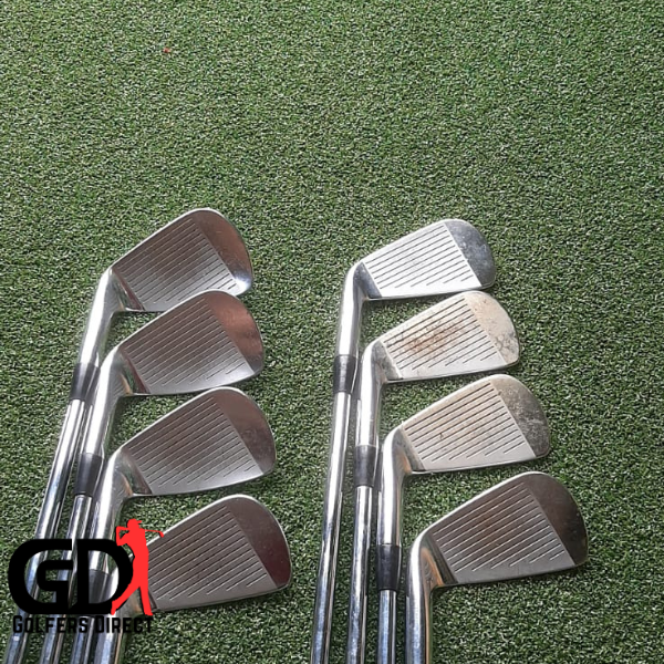 Titleist 690 MB (2-PW)